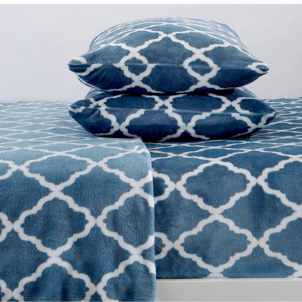 Great Bay Home - Printed Velvet Plush Fleece Sheet Set (Twin)